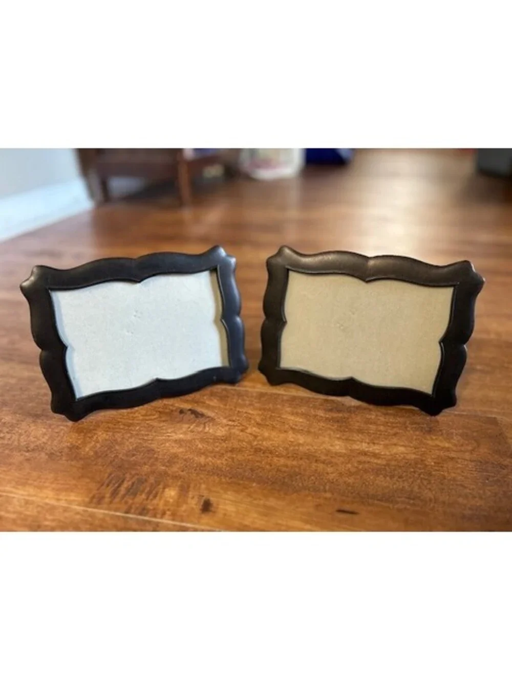Set of 2 Vintage Style Black Scalloped Edge Photo Frames